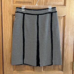 Ann Taylor Black and White Houndstooth A-Line Skirt